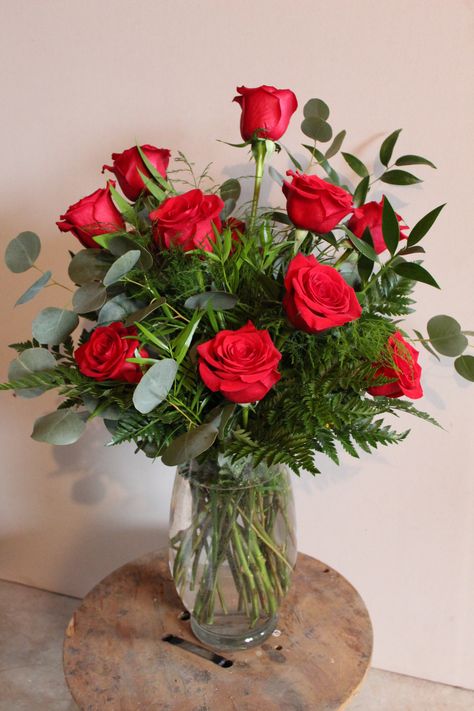 Rose Bouquet In A Vase, Valentines Day Flowers Bouquet Red Roses, Red Rose Floral Arrangements, Roses Arrangements Vase, Dozen Roses Arrangement, Rose Vase Arrangement, Valentines Floral Arrangements, Natural Flower Centerpieces, Valentines Arrangements