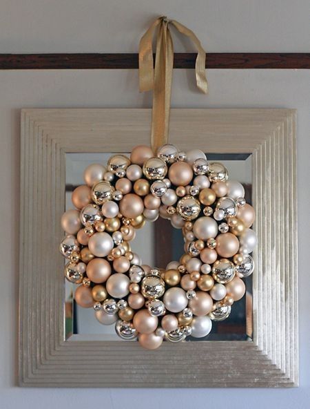 Dishfunctional Designs: Vintage Christmas Ornament Wreaths Silver Gold Christmas, Holiday Door Wreaths, Rose Gold Christmas, Christmas Ornament Wreath, Christmas Tablescape, Navidad Diy, Diy Holiday Decor, Christmas Ball, Fashion Diy