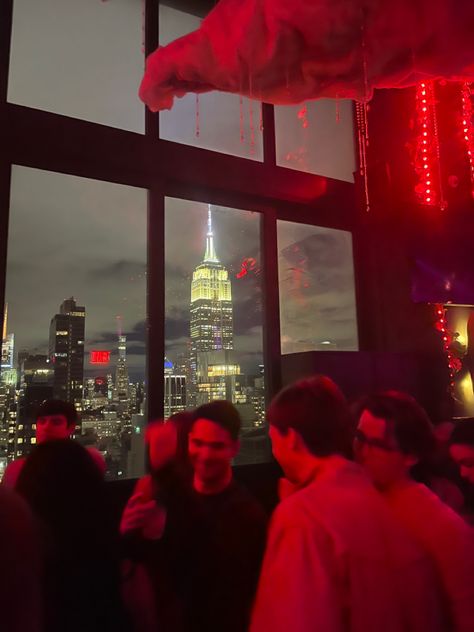 Soho Night Aesthetic, Clubbing Nyc Aesthetic, Nyc Rooftop Bar Aesthetic, Jazz Clubs New York, Somewhere Nowhere Nyc, Clubbing In Nyc, Soho London Nightlife, Nyc Nightlife Aesthetic, Nyc Bar Aesthetic