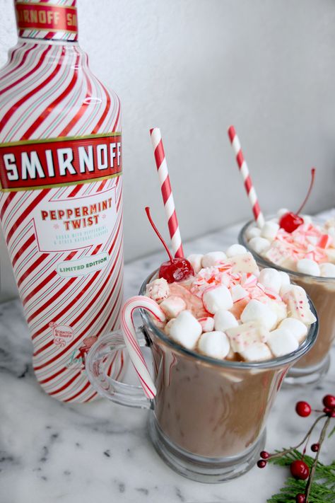 speppermint_cover_736 Boozy Peppermint Hot Chocolate, Peppermint Liquor Drinks, Peppermint Smirnoff Drinks, Peppermint Twist Smirnoff Drinks, Peppermint Smirnoff Recipe, Smirnoff Peppermint Twist Recipes, Peppermint Drinks Alcohol, Peppermint Vodka Drinks Smirnoff, Winter Themed Drinks