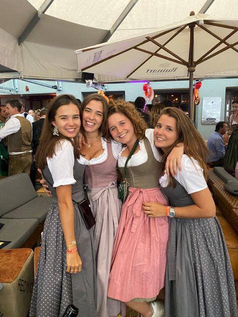 Dirndl Dress Aesthetic, Germany Traditional Dress, Octoberfest Aesthetic, Diy Dirndl Dress, Drindl Dress Oktoberfest, Octoberfest Outfits Diy, Oktoberfest Party Outfit, German Outfits Women, Oktoberfest Aesthetic