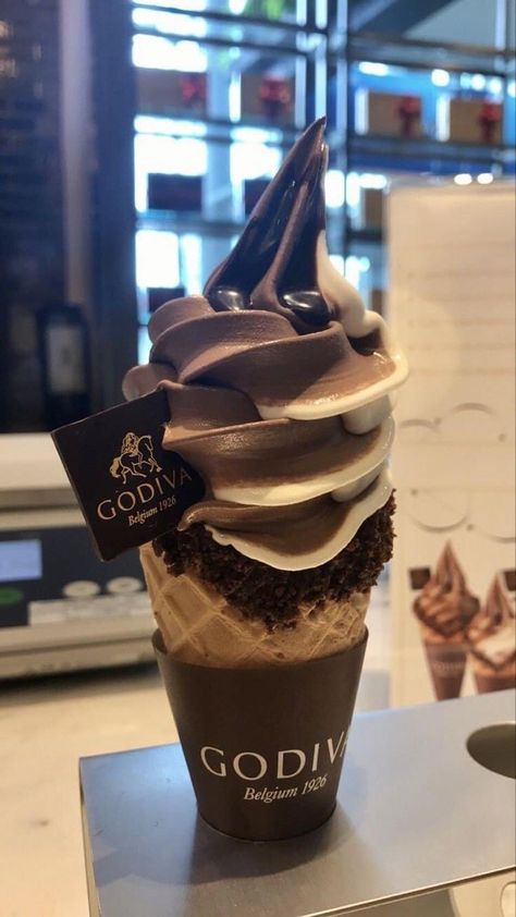 Godiva Chocolate, Yummy Ice Cream, Lost 100 Pounds, Quit Drinking, Delicacy Food, Yummy Comfort Food, Food Drinks Dessert, An Ice Cream, Snap Food