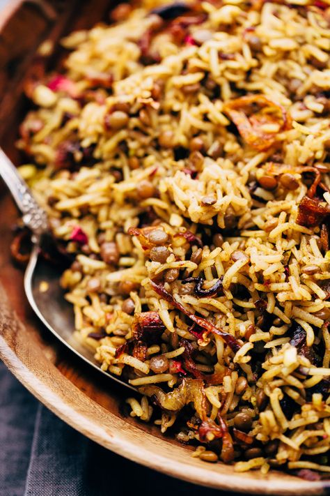 Mujadara Recipe, Brown Rice Recipe, Lentils And Rice, Rice And Beans, Rice Pilaf, Lentil Recipes, Spice Jar, Rice Recipe, Rice Dishes