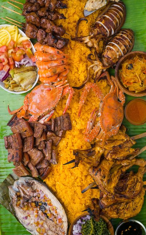 Filipino Meals Aesthetic, Guest Snacks, Simpol Recipe, Pinoy Food Filipino Dishes, Filipino Food Party, Pinoy Fiesta, Java Rice, Grilled Chicken Dishes, Lake Sebu