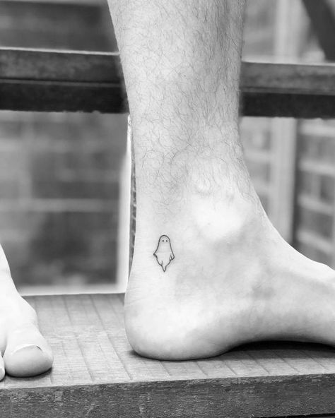 Minimalist Ghost Tattoo, Toe Tattoos, Traditional Tattoo Designs, Stick N Poke, Ghost Tattoo, Witch Tattoo, Stick N Poke Tattoo, Poke Tattoo, Spine Tattoo