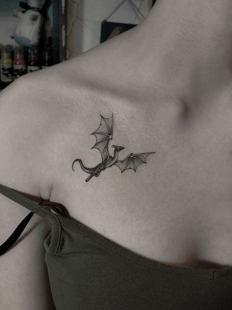 Dragon Tattoo Linework, Small Dragon Tattoo, Small Dragon Tattoos, Small Dragon, Tattoos Black, Tattoo Dotwork, Dragon Tattoo For Women, Fantasy Tattoos, Inspiration Tattoos