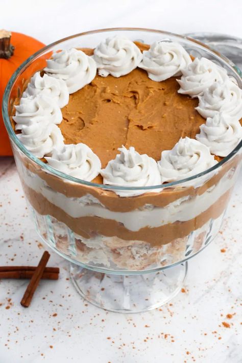 Paleo Trifle, Healthy Trifle, Dairy Free Trifle, Pumpkin Pie Pudding, Pumpkin Trifle, Trifle Dessert Recipes, Fun Thanksgiving Desserts, Pumpkin Pudding, Trifle Desserts