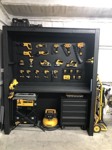 Garage Workshop Layout, Diy Garage Work Bench, Garage Storage Inspiration, Garage Workshop Plans, Diy Garage Storage Cabinets, Garage Design Interior, Garage Workshop Organization, Garage Atelier, Workshop Layout