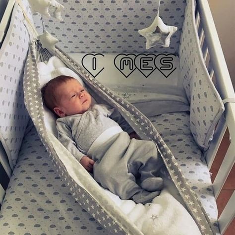 #cutekids❤ @monicapellice ❤ via @kids_fashion_perfect @angels4babies @angels2kids Baby Rocking Chair, Newborn Crib, Baby Hammock, Baby Cradle, Cool Baby, Bed Swing, Baby Cot, Foto Baby, Sleeping In Bed