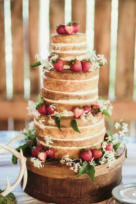 With angel food cake #yum Colin Cowie Wedding, Torte Cupcake, Naked Cakes, Wedding Cake Rustic, Strawberry Cakes, Wedding Cake Inspiration, Cupcake Cake, Wedding Food