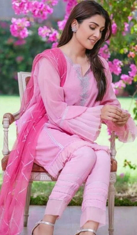 Ayeza Khan Pics, Ayeza Khan Dresses, Ayeza Khan Wedding, Pakistani Frocks, Monsoon Fashion, Pakistani Kurti, Pakistani Party Wear Dresses, Pakistani Women Dresses, Look Rose