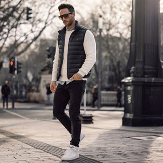 Daniel (@magic_fox) • Instagram photos and videos Men Vest Outfits Casual, Casual Vest Outfits, Vest Men Outfit, Winter Vest Outfits, Men Vest Outfits, Jaket Motor, Vest Outfits Men, Mens Fall Outfits, Outfits To Try