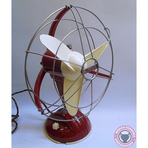 Marelli O-304 italian vintage fan, 1953 by Ercole Marelli - Milan. Antique Fans, Old Fan, Red Cottage, Simply Red, Furniture Logo, Vintage Industrial Furniture, Vintage Fans, Red Kitchen, Cheap Furniture