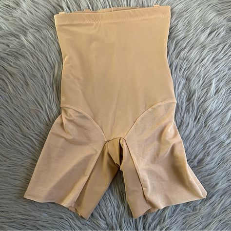 Honeylove Sculptwear Superpower Short Womens Size Small Sand Shapewear Sculpting Brand New Without Tags, Never Worn. Has Panty Liner Still Attached. No Straps Included All Over Sculpt Targeted Compression Never Rolls Down Posture Support Easy Bathroom Access Smoke Free And Pet Friendly Home Posture Support, Panty Liner, Simple Bathroom, Super Powers, Shapewear, Women's Intimates, Pet Friendly, Rolls, Womens Sizes