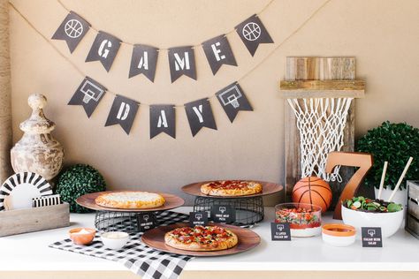 host_a_slam_dunk_basketball_party_7 Game Day Banner, Free Chalkboard Printables, Ball Birthday Party, Dunk Basketball, Hosting Tips, Ball Birthday Parties, Birthday Basket, Basketball Party, Team Party