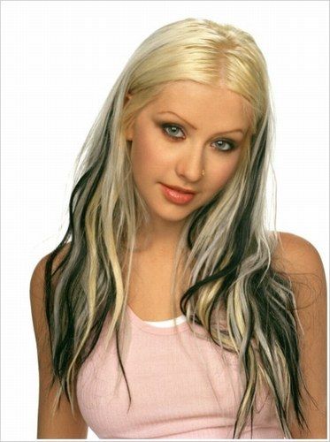 christina aguilera's hair at the time of her album stripped. i still love it! 2000s Celebs, Vanessa Core, 2000s Hair, Hair Streaks, Dye My Hair, Hair Inspo Color, Christina Aguilera, Grunge Hair, Dream Hair