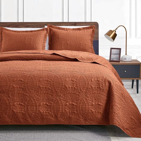 King Size Quilt Sets, Soft Bed, Master Room, Summer Quilts, Unique Beds, King Size Quilt, Bedspread Set, Bedding Stores, Twin Quilt