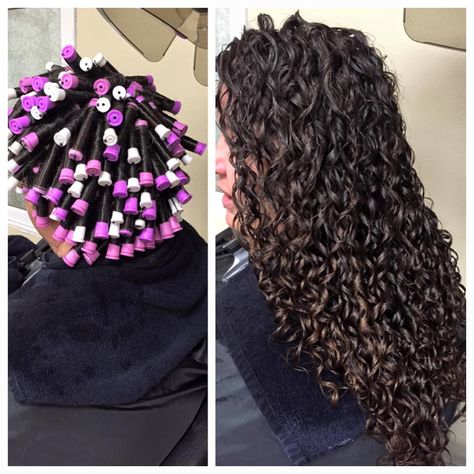 Spiral perm ~ Were popular in the '90's and took ages to wind and rinse! If you can wind a good spiral perm, you can do any perm! 90s Curls, Long Perm, Wig Tutorials, Perm Curls, Hairstyles 90s, Curly Perm, Long Hair Perm, Spiral Perm, Permed Hair