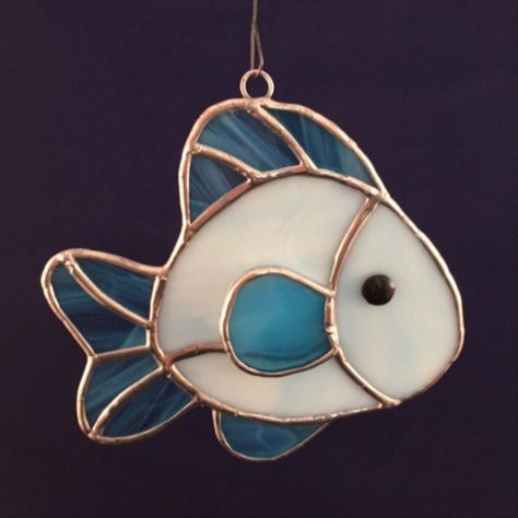 Free Stained Glass Night Light Patterns, Stained Glass Fish Patterns Free, Stained Glass Fish Patterns, Animal Stained Glass Patterns, Stained Glass Suncatchers Pattern, Stained Glass Scraps Ideas, Fish Stained Glass Pattern, Beginner Stained Glass Patterns Free, Stained Glass Patterns Beginner