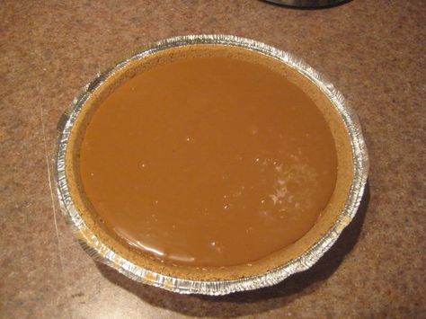 Copycat Ocharleys Caramel Pie, Old Fashioned Caramel Pie, Ocharleys Caramel Pie Recipes, Carmel Pie Recipes Easy, Carmel Pie Sweetened Condensed Milk, Carmel Pie Easy, Carmel Pies, Carmel Pie Recipes, Old Fashioned Caramel Pie Recipe