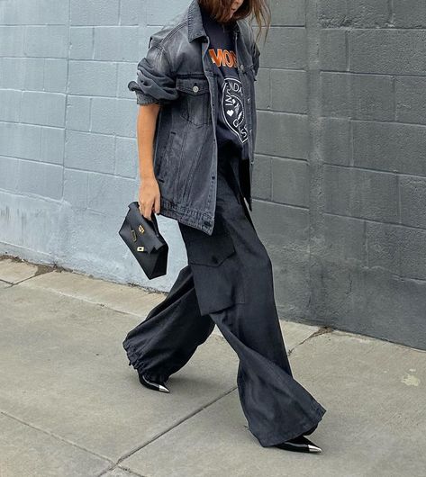 Mode Grunge, Looks Street Style, Cooler Look, All Black Outfit, Street Style Inspiration, Looks Chic, Cargo Trousers, Mode Inspiration, Street Style Outfit