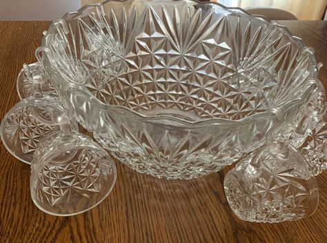 Anchor Hocking Punch Bowl Set | Etsy Crystal Glassware Antiques, Glass Punch Bowl, Champagne Punch, Scalloped Mirror, Vintage Glassware Antiques, Wine Wall Art, Punch Bowl Set, Antique Dishes, Punch Bowls