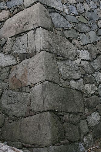 Stone Cladding Options – Mountain Architects – Hendricks Architecture Giles Corey, Stone Walls Garden, Stone Construction, Stone Cabin, Stone Wall Design, Stone Retaining Wall, Building Stone, Desain Lanskap, Dry Stone Wall