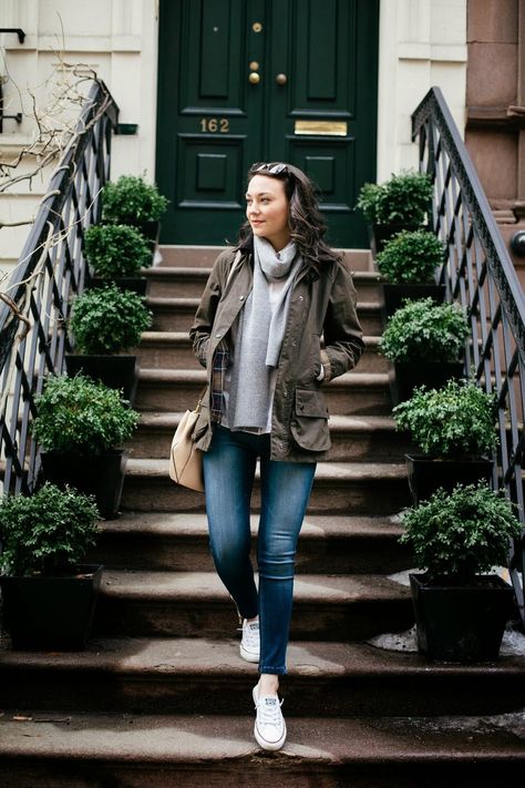 Barbour Jacket Outfit, Preppy Fall Outfits, Preppy Fall, Barbour Jacket, Mode Casual, Early Spring Outfits, Stil Inspiration, Casual Fall Outfits, Early Spring