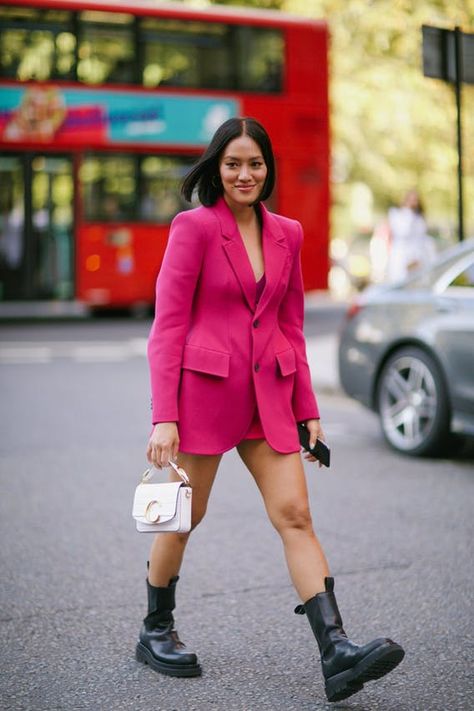 Tiffany Hsu Style, Tiffany Hsu Street Style, Pink Blazer Dress, Tiffany Hsu, Fake Designer Bags, Look Rose, Blazer Pink, Tokyo Street Fashion, Fake Designer