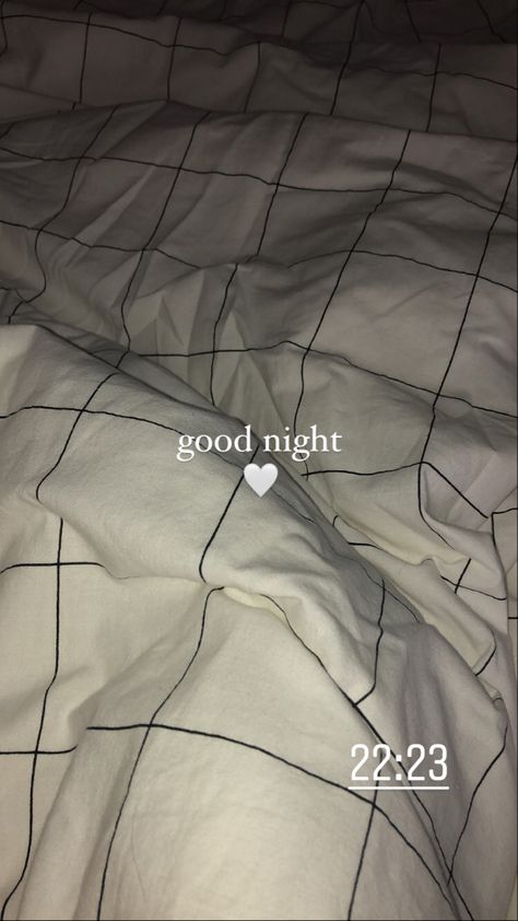 insta story idea for nights 🕊 easy and quick <3 just add a song ;) Goodnight Story Instagram, Good Night Story Instagram Ideas, Insta Story Ideas Night, Fake Ig Story Night Home, Sanp Idea Night, Night Stories Instagram, Snapchat Story Quotes, Fake Insta Story Night, Fever Snapchat Story