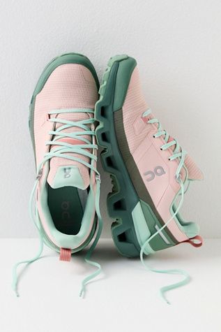 Cute Waterproof Shoes, Fashion Sneakers Women's, Waterproof Sneakers, Hiking Sneakers, Shoes Design, Low Boots, Looks Style, Sneaker Shopping, Shoe Game