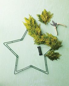 Star Shaped Wreath, Star Wreath, Martha Stewart Crafts, Christmas Gathering, Jolly Holiday, Xmas Diy, Wreath Decoration, Xmas Wreaths, Dental Floss