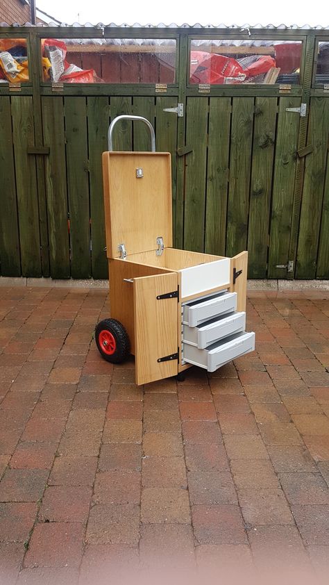 Tool Trolley Diy, Wooden Cart On Wheels, Mobile Tool Box, Easy Garage Storage, Accessoires 4x4, Tool Trolley, Tool Box On Wheels, Diy Backyard Fence, Tool Box Diy