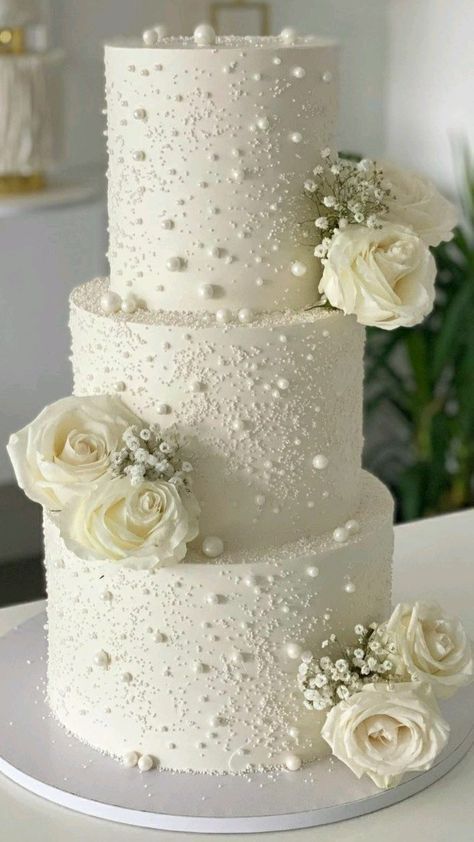 Wedding Cakes 2024, Wedding Cakes With Pearls, White Wedding Cake Ideas, Glam Wedding Cake, Wedding Cake With Pearls, Birthday Cake Clipart, Classy Wedding Cakes, Pearl Wedding Cake, Classic White Wedding