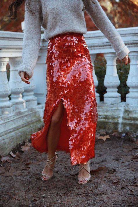 Sequin Skirts, Mode Tips, Looks Country, Mode Vintage, Looks Style, Mode Inspiration, Skirt Outfits, Holiday Outfits, Get Dressed