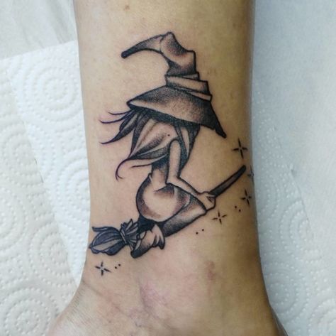 32 Marvelous Witch Tattoos For Halloween | Best Tattoo Ideas Gallery Witchcraft Tattoos, Pagan Tattoo, Witch Tattoo, Custom Tattoo Design, Halloween Tattoos, Time Tattoos, Sleeve Tattoos For Women, Great Tattoos, Half Sleeve Tattoo