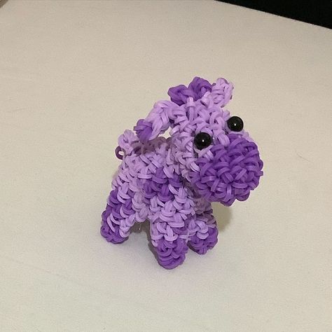 @sammieloomie’s Instagram photo: “I made this cute cow by @gingercel #rainbowloom #loombands #rainbowloomhookonly #loomigurumi @official_rainbowloom” Loomigurumi Tutorials, How To Make Loom Band Animals, Rainbowloom Ideas, Loomband Ideas, Loom Band Animals, Loomigurumi Patterns Rubber Bands, Rainbow Loom 3d, Rainbow Loom Loomigurumi, Rainbow Loom Animals