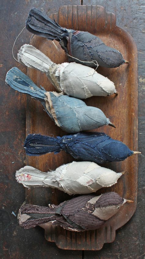 Sculpture Textile, Ann Wood, Textile Sculpture, Bird Crafts, Denim Crafts, Fabric Birds, Soft Sculpture, Song Bird, Softies