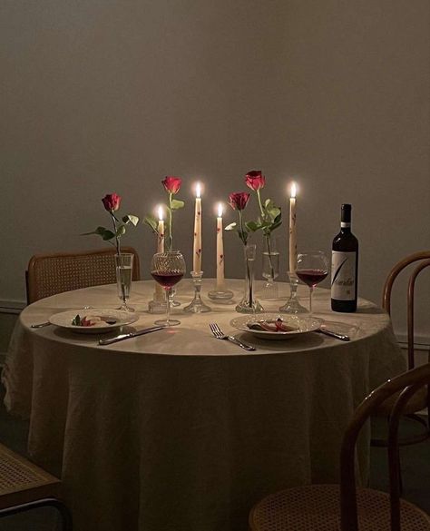 Romantic Dinner Tables, Romantic Dinner Decoration, حفل توديع العزوبية, تصميم الطاولة, Birthday Dinner Party, Valentine Dinner, Dinner Table Setting, Dinner Decoration, Date Dinner