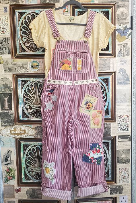 Colorful Overalls Outfit, Gardening Aesthetic Outfit, Flowers In Back Pocket, Cute Gardening Outfits, Embellished Overalls, Womens Gardening Clothes, Upcycled Overalls, Crunchy Outfits, Gardening Outfits