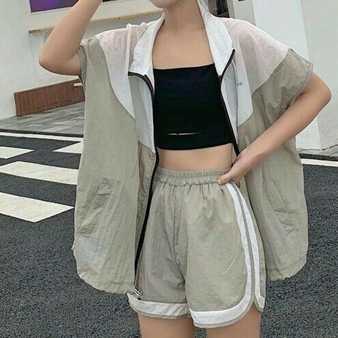 Outfit Korean Style, Classic Clothing, Clothing Vintage, Korean Girl Fashion, Homecoming Proposal Ideas, Ulzzang Fashion, Sporty Outfits, Kpop Fashion Outfits, Homecoming Proposal