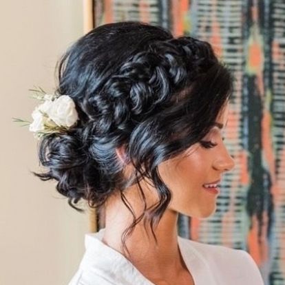 Short hairstyles can still rock a beautiful wedding hairstyle even with less hair. If you're getting married this year you might want a hairstyle that isn't #haircut #haircolor #hairstyles Wedding Side Updo, Deb Hairstyles, Dark Hair Updo, Bride Hairstyles For Short Hair, Short Wedding Hairstyles, Jamaican Wedding, Braided Updos, Lgbtq Weddings, Side Updo