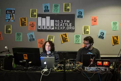 KEXP began its radio broadcast with a stunt celebrating the Bay Area’s history of music and radio. Radio Host Aesthetic, Radio Booth, Newspaper Logo, Gate Logo, History Of Music, Shortwave Radio, Tahoe California, Real Estate Ads, Bay Area California