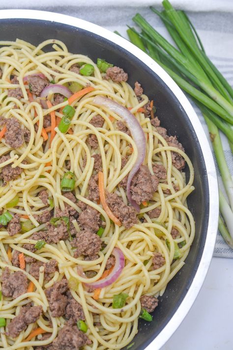 Lo Mein With Ground Beef Beef Low Mein, Ground Beef Lo Mein, Low Mein, Beef Lo Mein, Onion Sauce, Lo Mein, Spaghetti Noodles, Cooking Wine, Chinese Restaurant