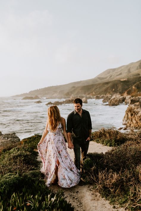 Big Sur California engagement photos inspiration. Big Sur sunset photos. Best locations in California for engagement photos.  Anais Possamai Photography. #Bigsurengagementphotos #californiaengagementphotos #californiaweddingphotographer #engagementphotos Northern California Engagement Photos, Big Sur Engagement, Just Got Engaged, California Engagement Photos, City Engagement Photos, Big Sur California, California Engagement, Engagement Photo Locations, Engagement Inspo