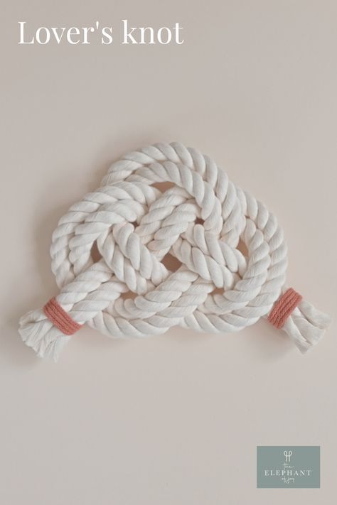 A type of carrick bend knot, the Josephine knot is also known as a Lover's knot or Eternity knot. Due to it's symmetrical design, it makes it a popular choice for a decorative knot. Carrick Bend Knot, Josephine Knot, Eternity Knot, Decorative Knots, Nautical Knots, Nautical Crafts, Sailor Knots, Symmetrical Design, Macrame Curtain