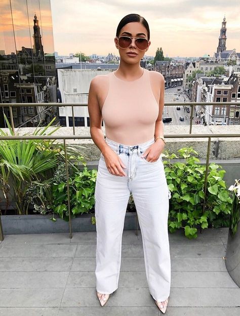 Zara bodysuite Zara Outfit 2020 Summer, Body Zara Outfit, Zara Outfit Ideas Chic, Zara Bodysuit Outfit, Fashion Mumblr, Halter Neck Bodysuit, Basic Bodysuit, Zara Bodysuit, Body Suit Outfits