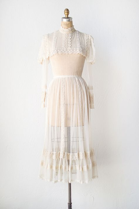 vintage 1970s Edwardian revival cream lace dress 70s Fashion Hippie, 1970 Style, Dress Lingerie, Cream Lace Dress, Edwardian Dress, Adored Vintage, Feminine Fashion, Lace Pink Dress, Vintage Inspired Outfits