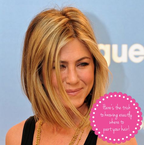 Changing your hair part has a major impact on your overall look. And there’s actually a science to finding your ideal side part. All you need is a mirror, a piece of paper and a comb! Jennifer Aniston Hair, Medium Hair Styles For Women, Jenifer Aniston, Corte Bob, Hair Styles 2014, Long Bob Hairstyles, Cut My Hair, Medium Hair Cuts, Medium Length Hair Cuts