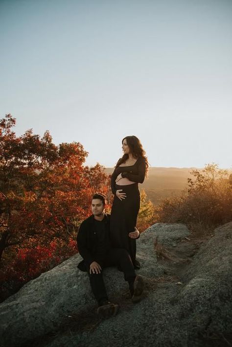 Edgy Maternity Shoot, Moody Maternity Shoot, Mountain Maternity Shoot, Pregnancy Shoots, Edgy Hipster, Hipster Fall, Maternity Photography Poses Outdoors, Maternity Photography Couples, Maternity Photography Poses Pregnancy Pics